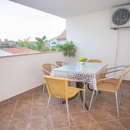 Apartman Comfortable In Near Sea
